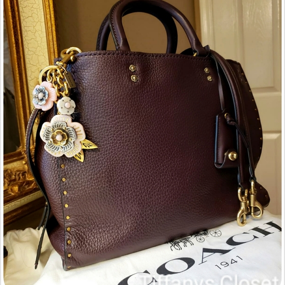 Coach Handbags - Coach 💋 1941 Rogue 30 31 Border Rivet Tea Rose